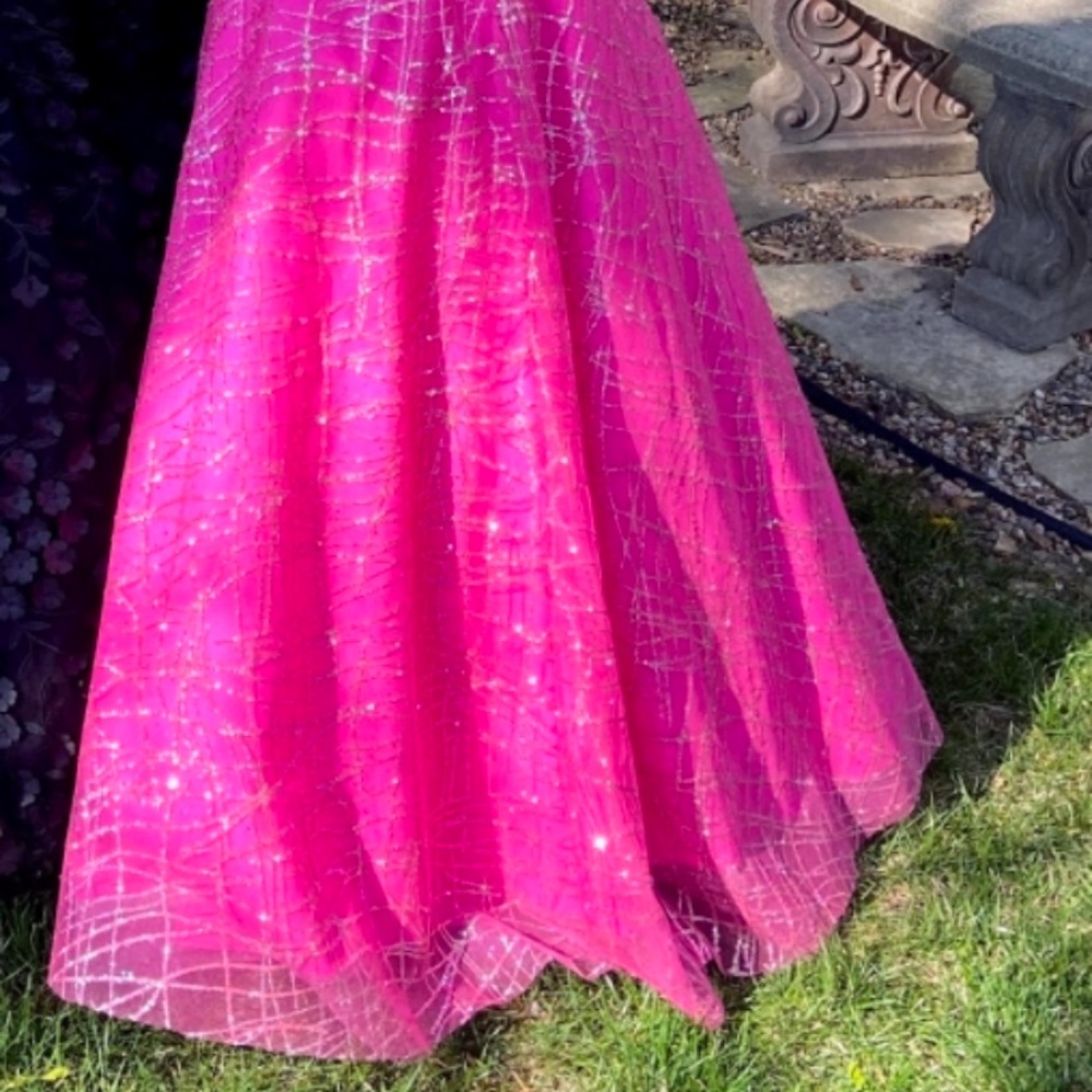 Prom Dress - Size 8 - great condition- worn once. - Picture 2 of 6
